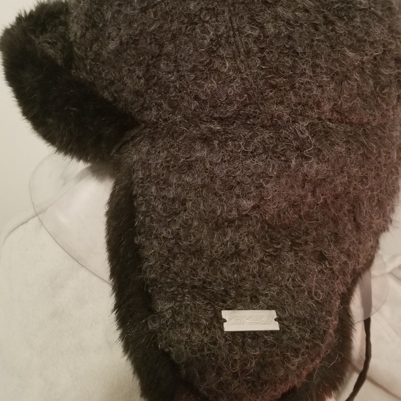 Black faux fur Heatlocker Winter hat - Picture 4 of 4